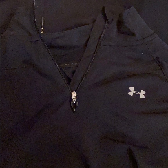 Under Armour Long Sleeve - Picture 1 of 1
